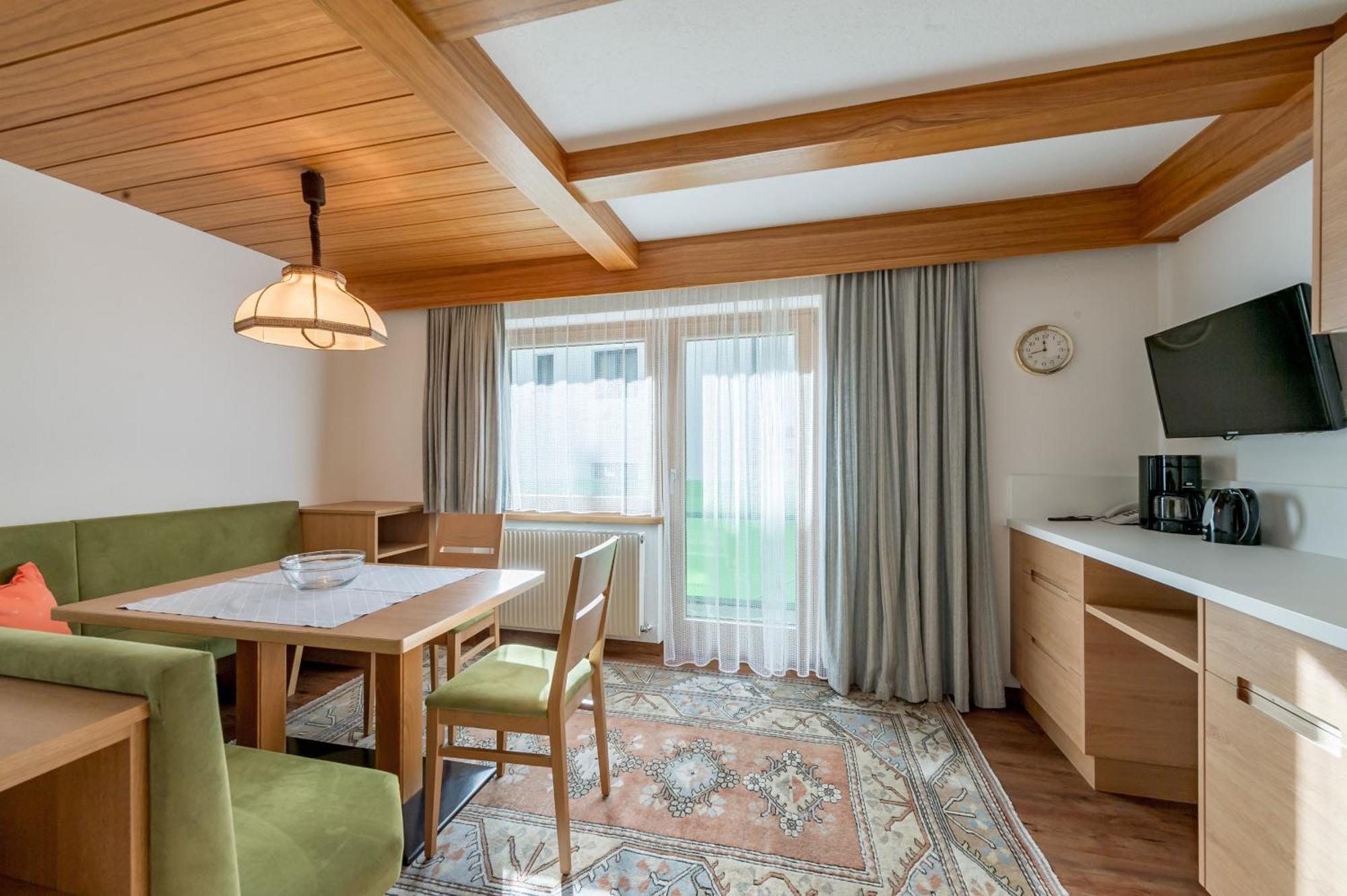 Apart Hotel Garni Wieser Sölden Exteriör bild